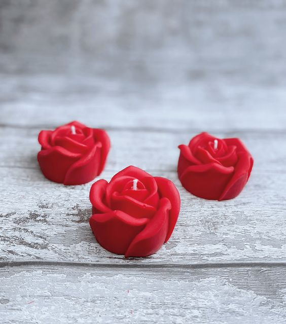 Handcrafted Rose Shaped Candles, Set of 5, Red
